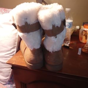 Guess boots ( brand new)